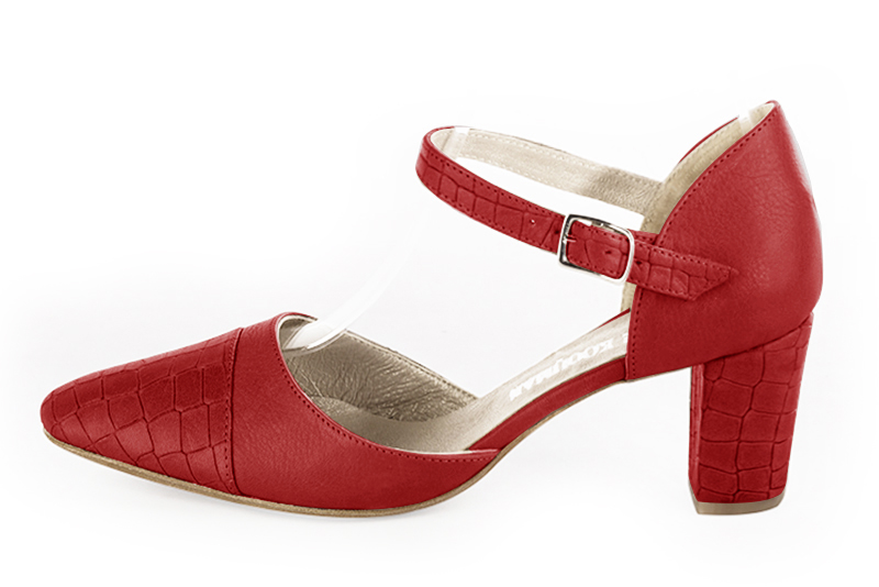 Scarlet red women's open side shoes, with an instep strap. Round toe. Medium block heels. Profile view - Florence KOOIJMAN